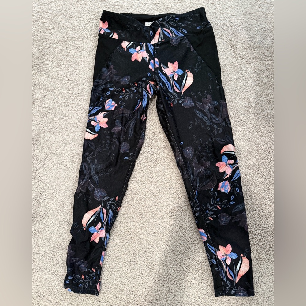 Betsey Johnson Black Floral Athletic Leggings